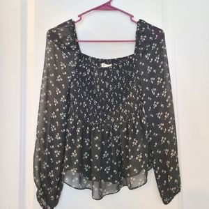 Flowy and flowery aero blouse